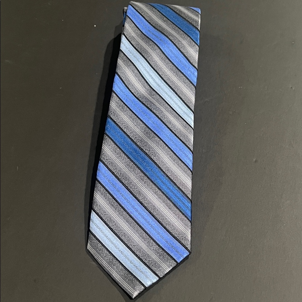 Calvin Klein Tie classic striped